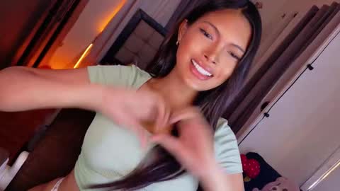 Snapshot of amor_prinsesa chatting on September 2025 06:13:01 AM Prinsesa online show from September 2025 06:13:01 AM