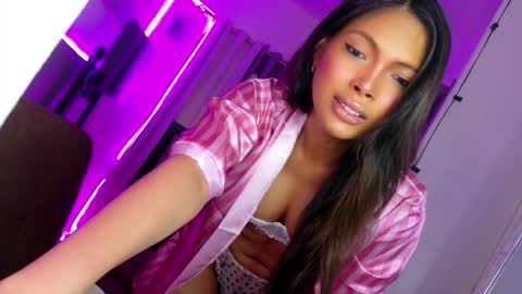 Snapshot of amor_prinsesa chatting on October 2025 06:59:01 AM Prinsesa online show from October 2025 06:59:01 AM