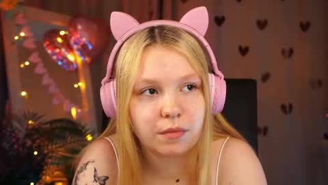 Snapshot of amore_tessa chatting on February 2025 12:47:01 PM Tessa online show from February 2025 12:47:01 PM