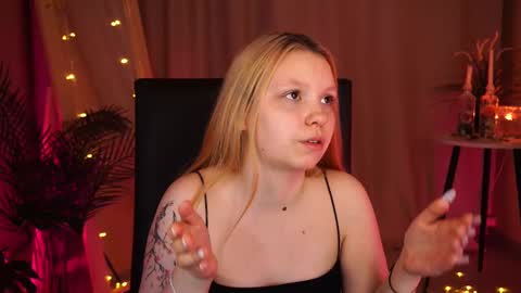 Snapshot of amore_tessa chatting on February 2025 01:00:02 PM Tessa online show from February 2025 01:00:02 PM