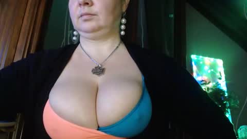 Snapshot of amorelara chatting on December 2024 08:51:01 AM amorelara online show from December 2024 08:51:01 AM