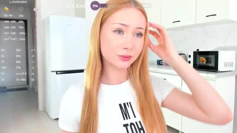 Snapshot of amourecho chatting on September 2025 11:45:01 AM Mia online show from September 2025 11:45:01 AM