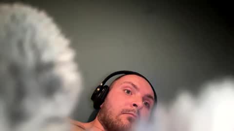 amwillz1997 online show from November 2025 05:33:02 PM