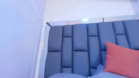 amy__wats0n online show from April 2026 07:00:02 PM