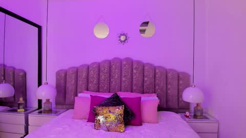 Aleja   online show from January 2026 07:12:01 PM