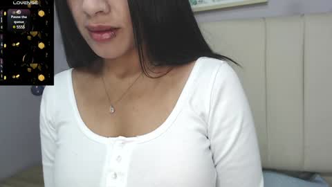 Snapshot of amy_le chatting on January 2025 01:51:02 PM Amy online show from January 2025 01:51:02 PM