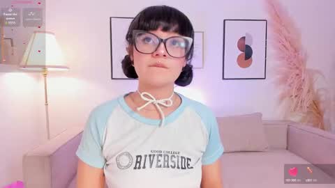 Snapshot of amy_lit chatting on October 2025 08:54:02 PM Hello I am Allison Welcome to my room and let is have a good time together whith me online show from October 2025 08:54:02 PM