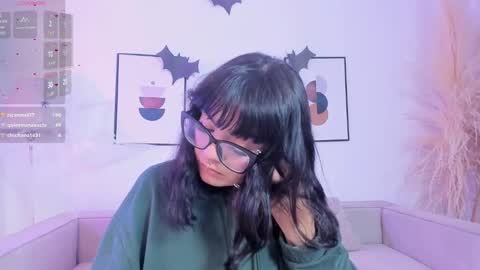 Snapshot of amy_lit chatting on October 2025 08:31:01 PM Hello I am Allison Welcome to my room and let is have a good time together whith me online show from October 2025 08:31:01 PM