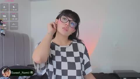 Snapshot of amy_lit chatting on April 2026 04:15:01 PM Hello I am Allison Welcome to my room and let is have a good time together whith me online show from April 2026 04:15:01 PM