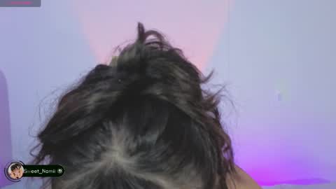 Snapshot of amy_lit chatting on May 2026 01:00:02 AM Hello I am Allison Welcome to my room and let is have a good time together whith me online show from May 2026 01:00:02 AM