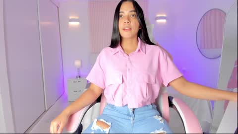 Snapshot of amy_medina_ chatting on December 2024 06:50:01 PM Emily online show from December 2024 06:50:01 PM