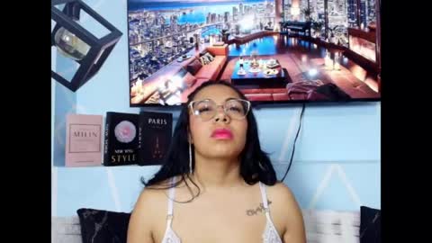 Emy Noa  online show from May 2026 03:04:02 AM