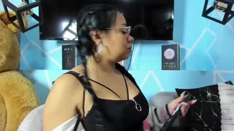 Emy Noa  online show from June 2026 03:32:02 AM