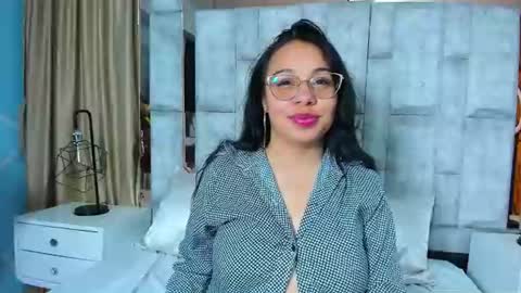 Emy Noa  online show from June 2026 03:38:02 AM