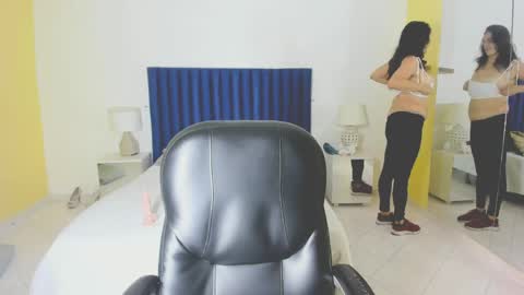 Snapshot of amy_walls7 chatting on April 2026 11:49:02 AM amy_walls7 online show from April 2026 11:49:02 AM