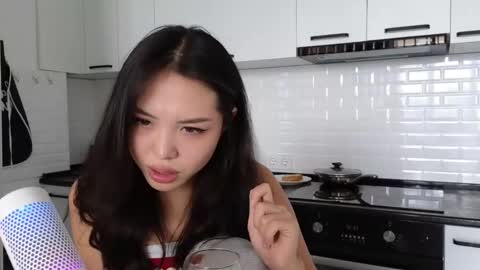 girl next door named Amy online show from January 2025 09:13:01 AM