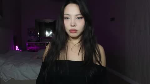 girl next door named Amy online show from October 2025 06:39:02 PM