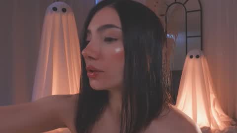 Amy Armstrong online show from October 2025 02:07:02 PM