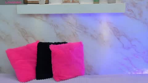 My name is AMY... Nice to meet you  thumb up me please its important online show from April 2026 04:23:01 PM