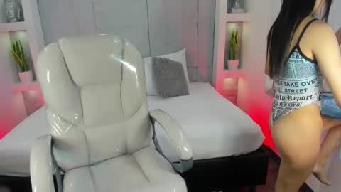 Snapshot of amycolman_ chatting on November 2025 11:43:02 AM amy online show from November 2025 11:43:02 AM