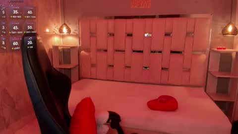 amyevan_ online show from September 2025 10:01:02 PM