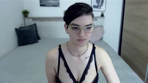 Hi there guys  My pleasure in your hands  pvt is open online show from April 2026 07:08:01 AM