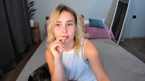 Snapshot of amymilson chatting on December 2024 05:26:01 PM amymilson online show from December 2024 05:26:01 PM