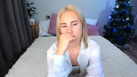 Snapshot of amymilson chatting on December 2024 06:52:01 PM amymilson online show from December 2024 06:52:01 PM