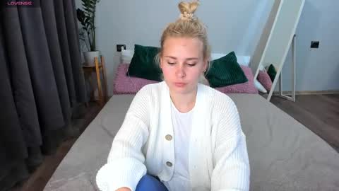 Snapshot of amymilson chatting on March 2025 07:39:01 PM amymilson online show from March 2025 07:39:01 PM