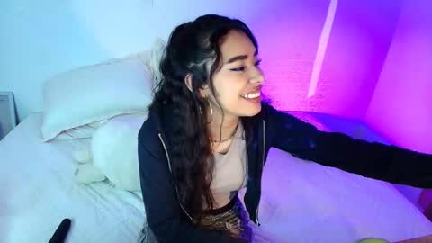 Amy ... Nice to meet u   thumb up me please its important online show from April 2026 03:24:01 AM