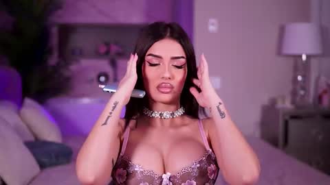 Amyra online show from December 2025 09:18:01 AM