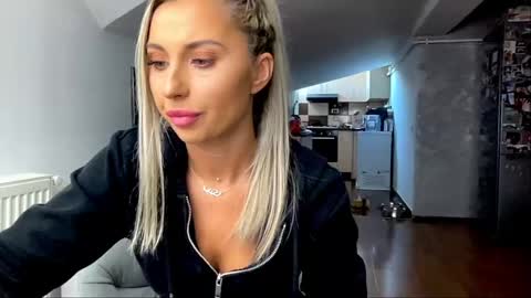 amyroberta92 online show from December 2024 09:51:01 AM