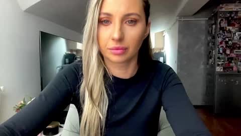 amyroberta92 online show from September 2025 07:01:02 AM