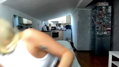 Snapshot of amyroberta92 chatting on March 2026 07:37:02 AM amyroberta92 online show from March 2026 07:37:02 AM