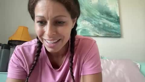 Amy Smilez online show from April 2026 01:09:02 PM