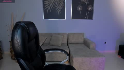 AMY WALKER online show from February 2025 10:25:02 AM