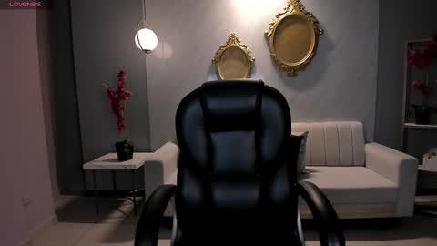 AMY WALKER online show from February 2025 10:19:01 AM