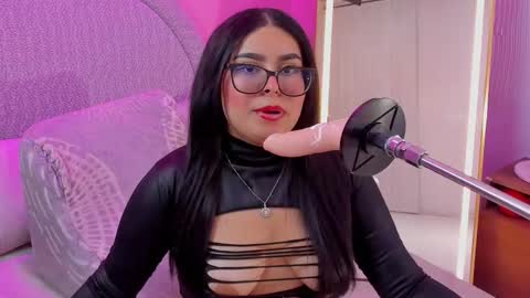 amywhitte_ online show from November 2025 08:13:02 PM