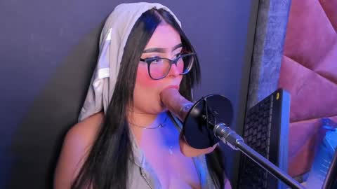 amywhitte_ online show from April 2026 04:04:01 AM