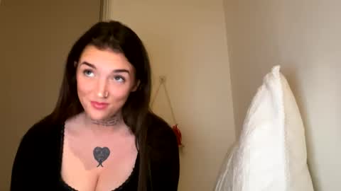 Snapshot of amyyyoxxo chatting on March 2025 08:11:02 PM Amyyyoxxo online show from March 2025 08:11:02 PM