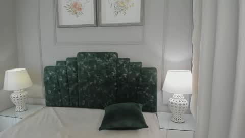 Snapshot of ana_beckett chatting on October 2025 10:44:01 AM Ana online show from October 2025 10:44:01 AM