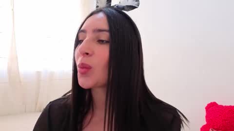 Snapshot of ana_castilo chatting on November 2025 01:54:02 PM Ana IG an castillo 1 online show from November 2025 01:54:02 PM