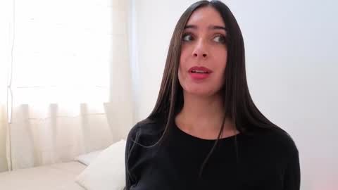 Snapshot of ana_castilo chatting on November 2025 01:54:02 PM Ana IG an castillo 1 online show from November 2025 01:54:02 PM