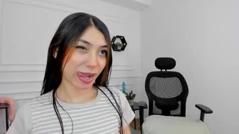 Ana online show from November 2025 11:26:02 PM