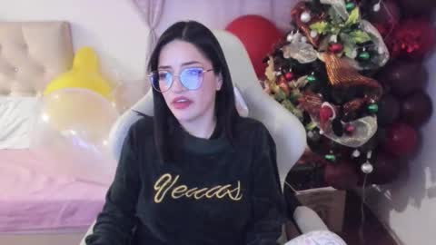 Im anna but you can call me as you want online show from December 2024 07:27:02 PM