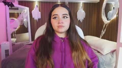 Ana online show from October 2025 07:47:01 PM