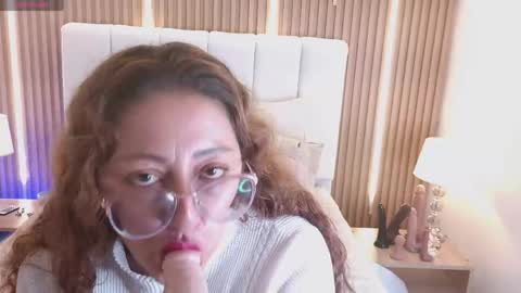 Ana Moon  online show from April 2026 05:19:01 AM