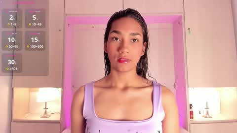 anaacollins_ online show from November 2025 11:32:02 AM