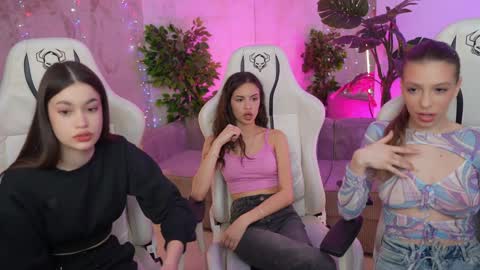 Snapshot of anabel2054 chatting on February 2025 02:55:02 PM Sweet girls online show from February 2025 02:55:02 PM