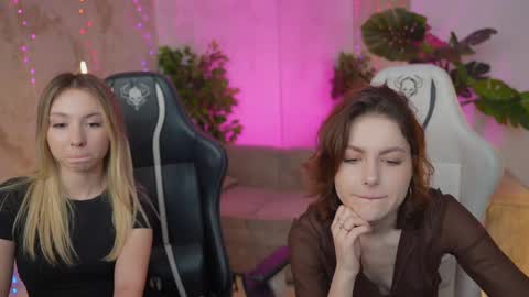 Snapshot of anabel2054 chatting on February 2025 04:04:01 PM Sweet girls online show from February 2025 04:04:01 PM